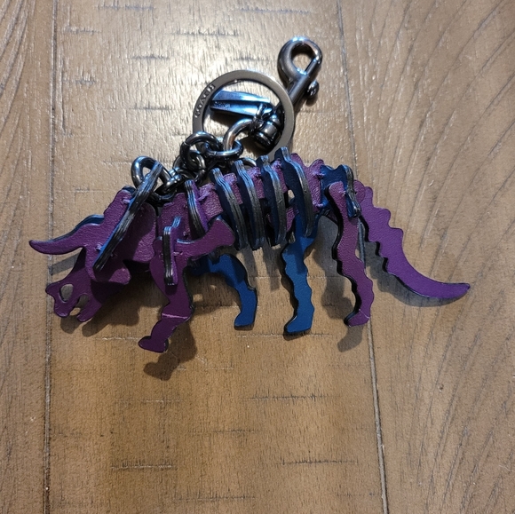 Coach dino bag charm - Picture 2 of 3